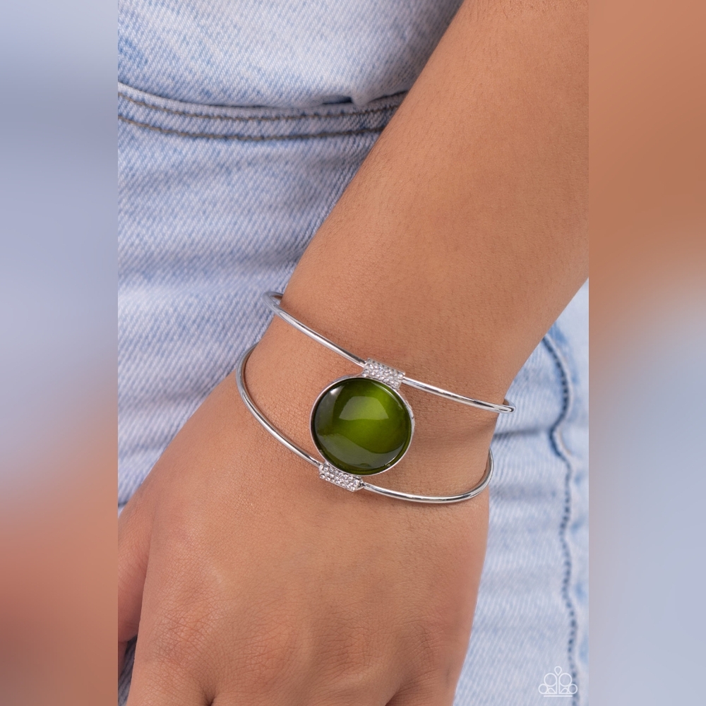 Candescent Cat's Eye Bracelet